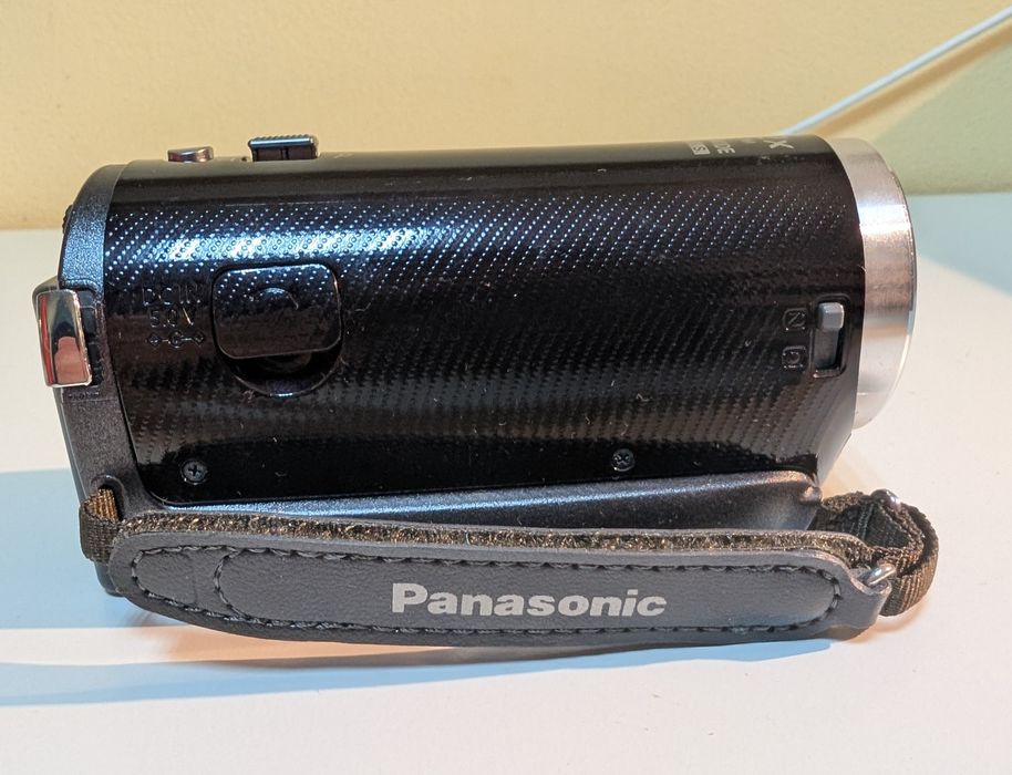 Відеокамера Panasonic HC-V100 (Full HD, 42x Zoom) | Ідеальний Стан