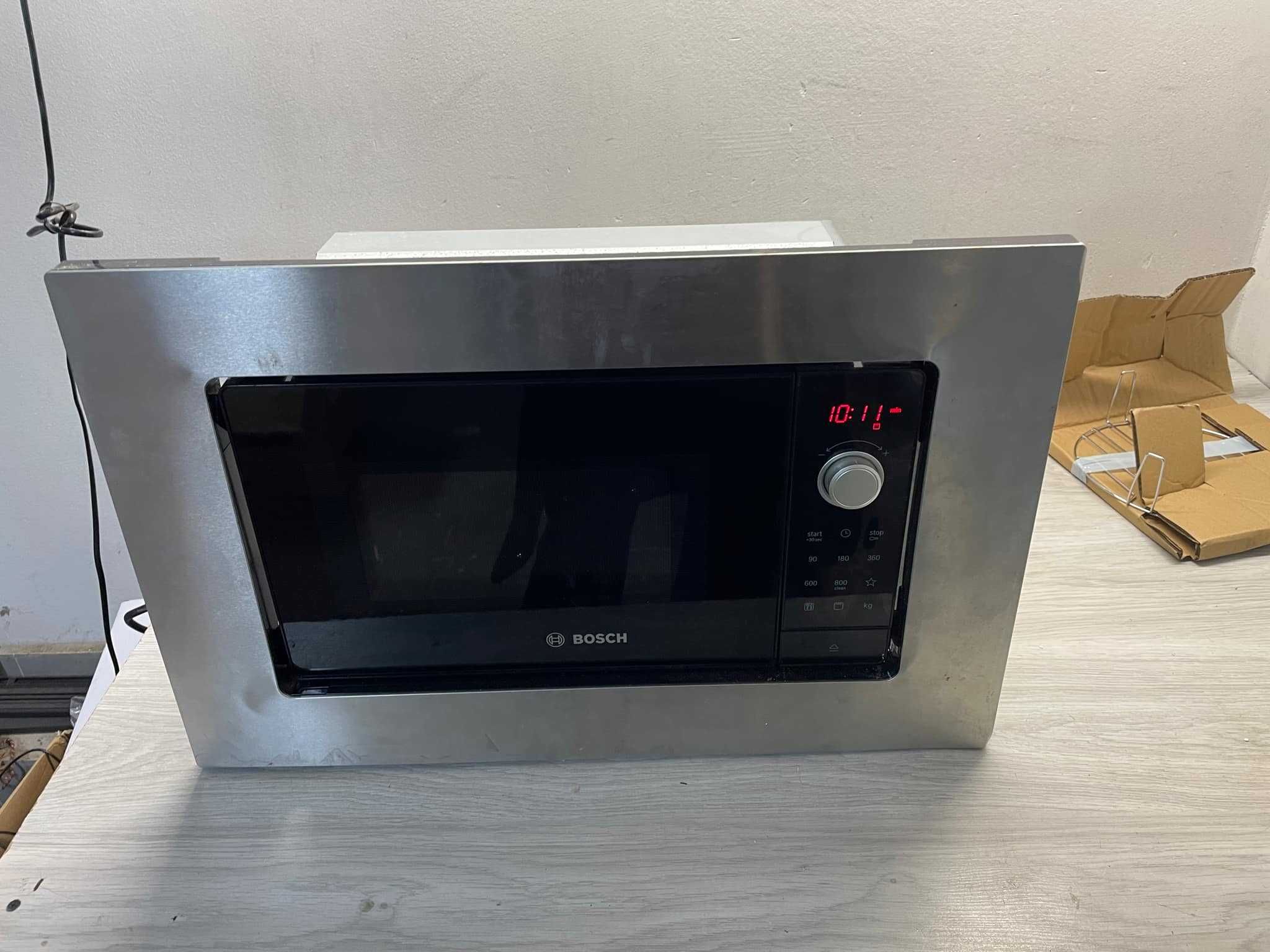 Kuchenka mikrofalowa BOSCH 800 W 20 L