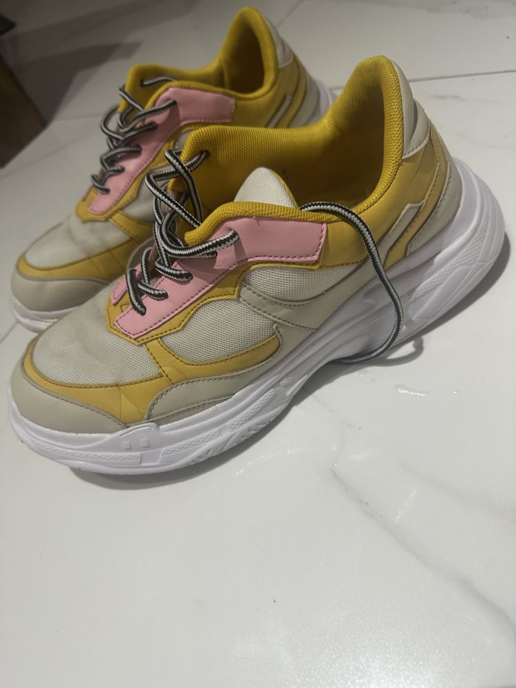 Sprzedam buty 42