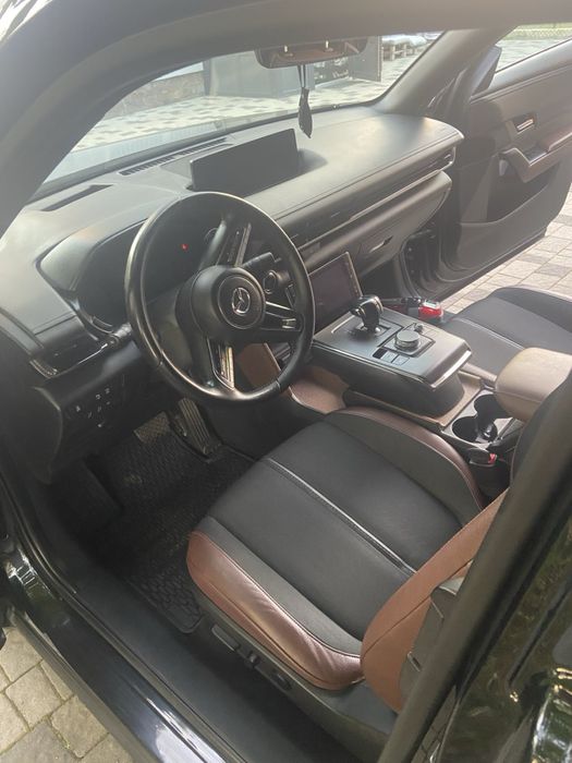 Мазда МХ30 - 2021 рік