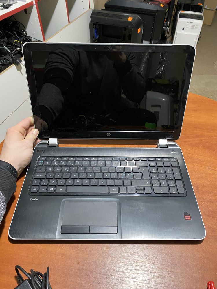 Ноутбук HP 15-n038so 15.6"/ 4GB RAM/1TB HDD/ на запчастини! N2422