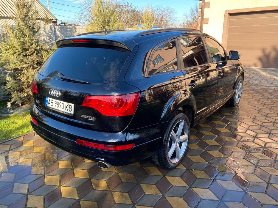 Продаю Audi Q7 2015 год  3.0 тди  Комплектация S line
