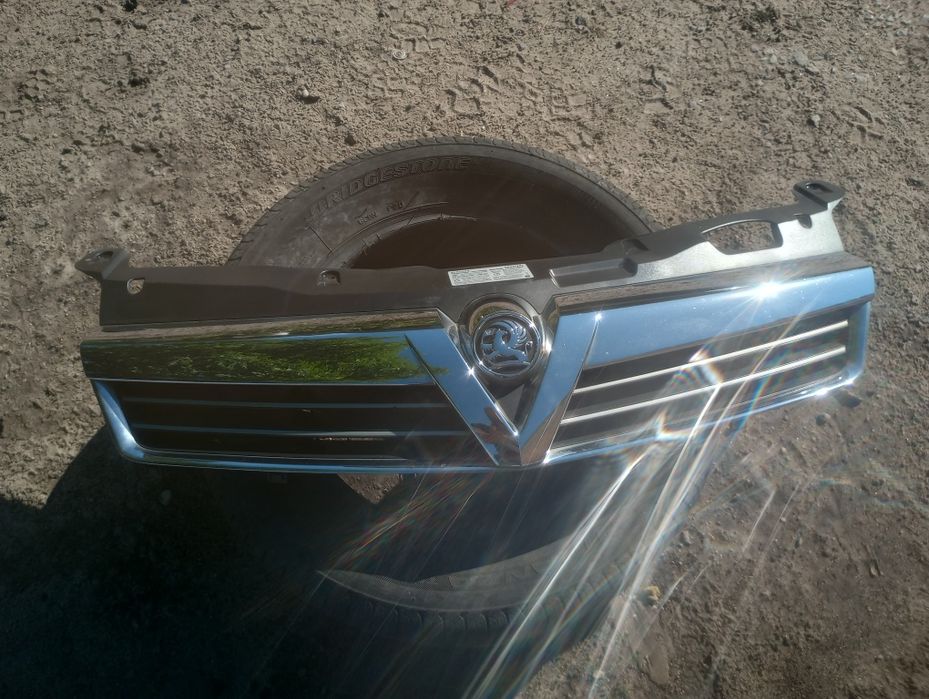 Opel Astra 3 lll H atrapa grill