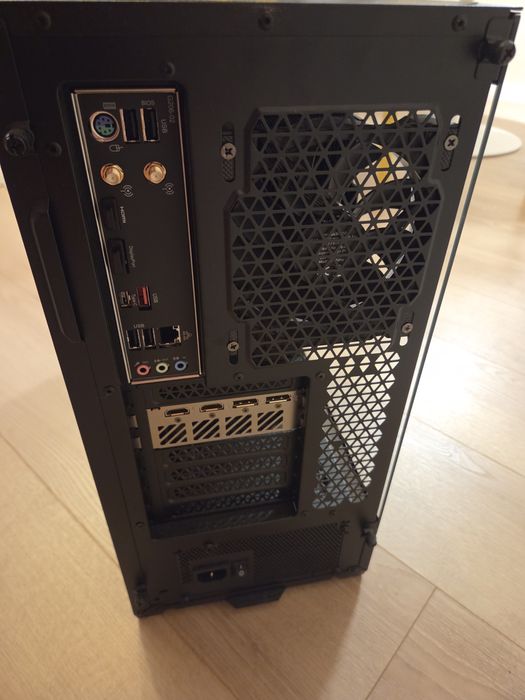 Komputer Gamingowy -  G4M3R HERO i5-
14400F/32GB/1TB/RTX4060Ti/W