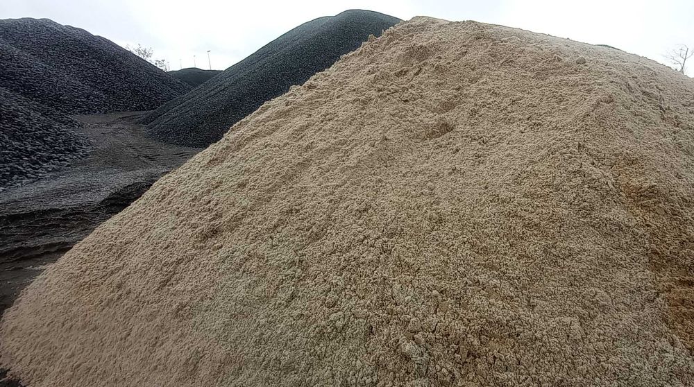 Piasek, grys, kamień , żwir, kruszywa, kostka brukowa, gruz, podsypka.