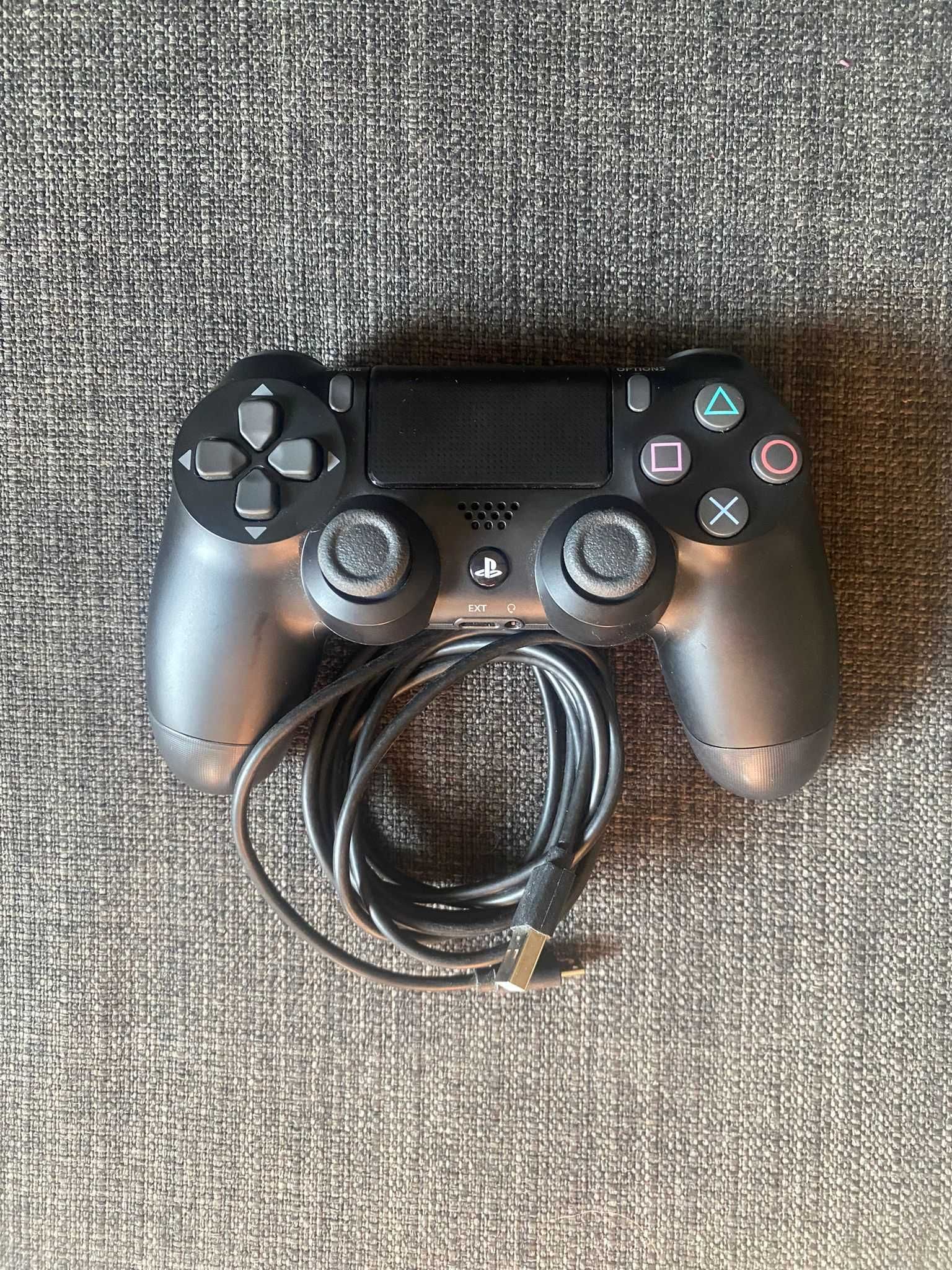 Comando DualShock 4 – original e com pouco tempo de uso
