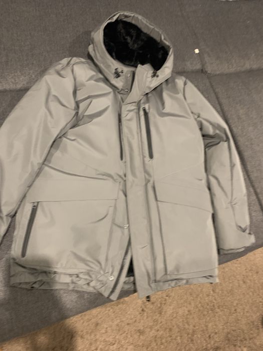 Продам чоловічу нову куртку.