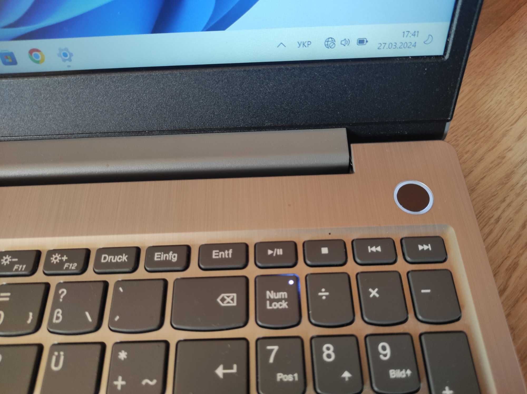 Тонкий швидкий Lenovo з 15.6 матовим якісним дисплеєм