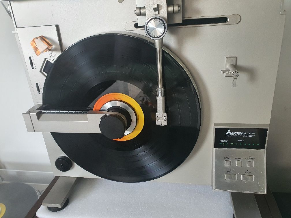 Unikalny gramofon Mitsubishi LT 5 V
