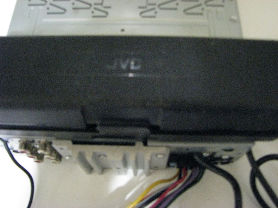 Автомагнитола 3  линейных выхода блютуз