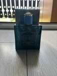 Perfum versace..