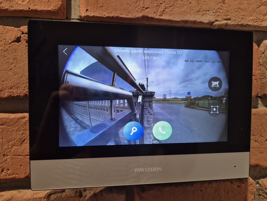 Video domofon  IP hikvision  sprawny cały komplet switch karty