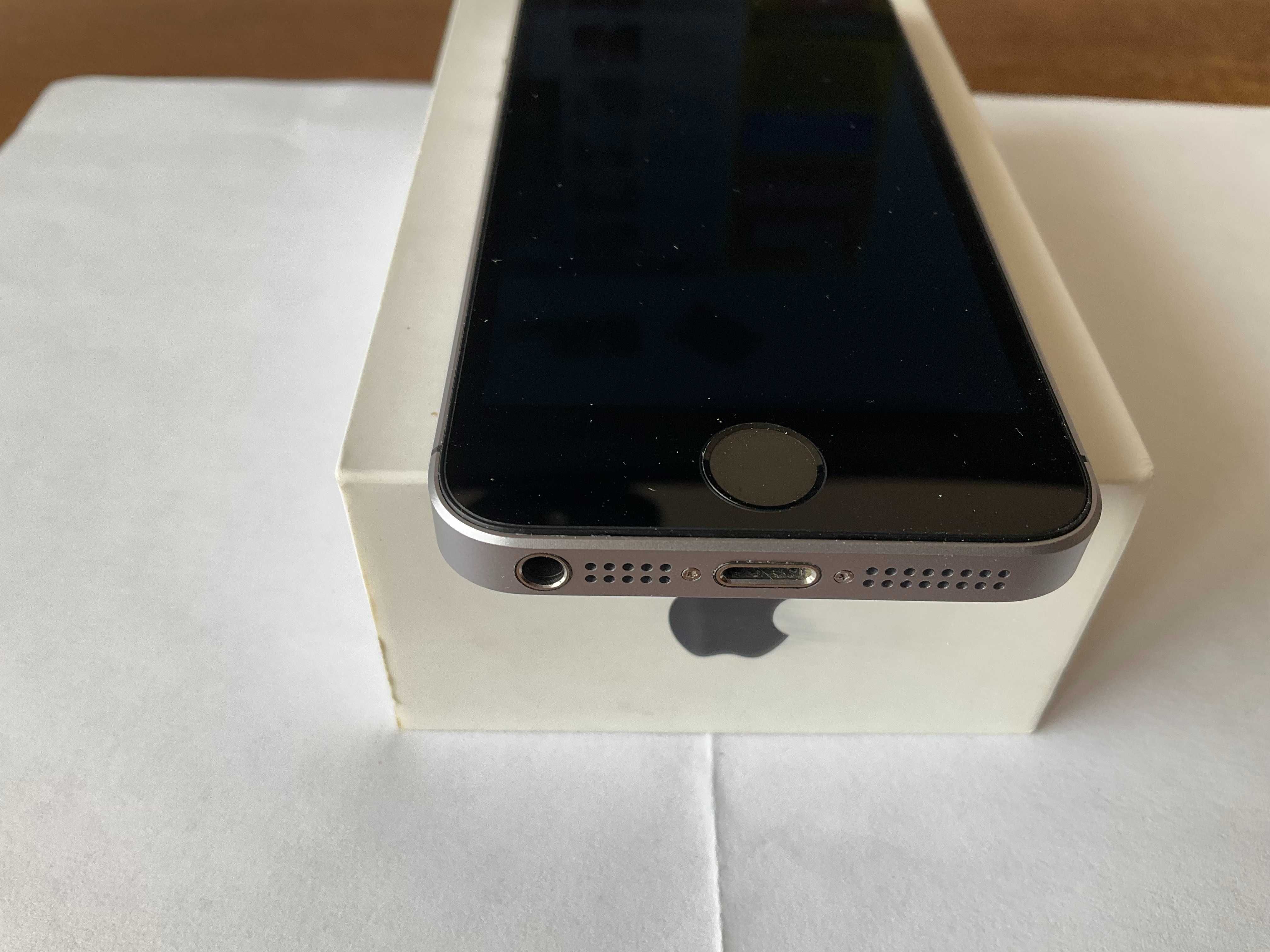 W doskonałym stanie iPhone 5s 64 GB. Bateria 100%.