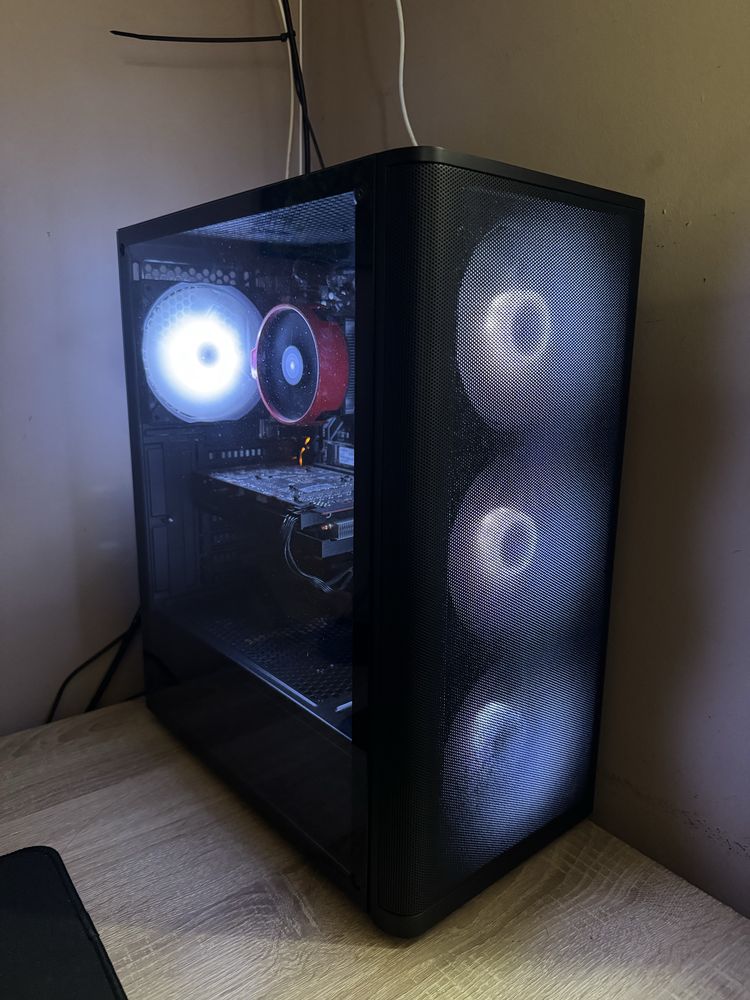 Komputer gamingowy R5 3600/rx 6600xt , 16gb ram, monitor 24’ , ssd 500