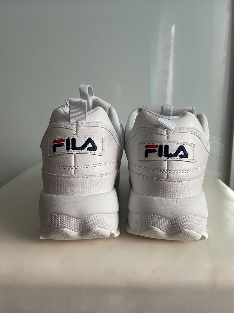 Fila нові кросівки 37 38