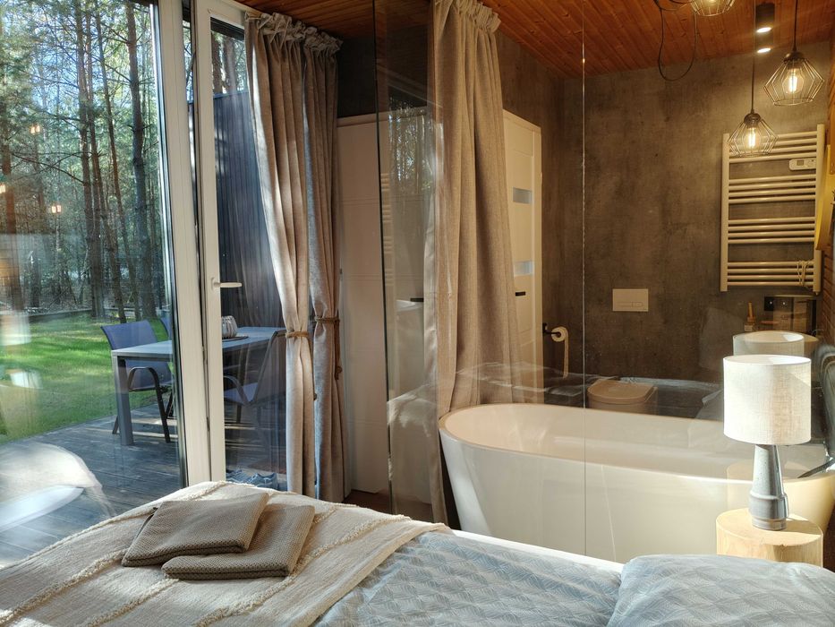 Domki na wynajem w lesie pod Warszawą - jacuzzi i sauna