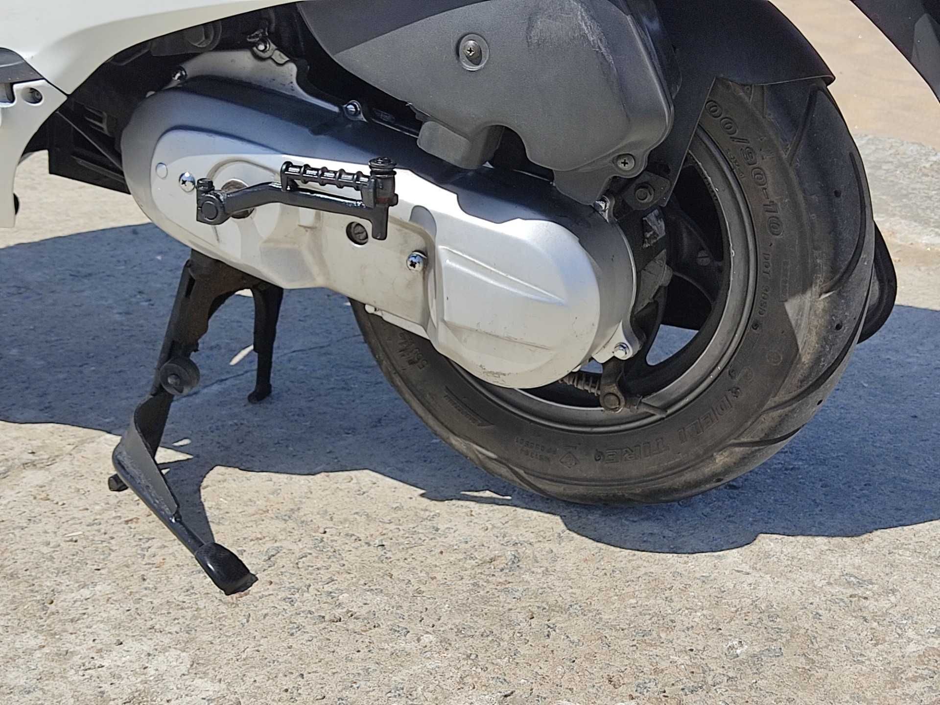 Scooter 70 citadina 2 t única econômica c nova vendo ou troc