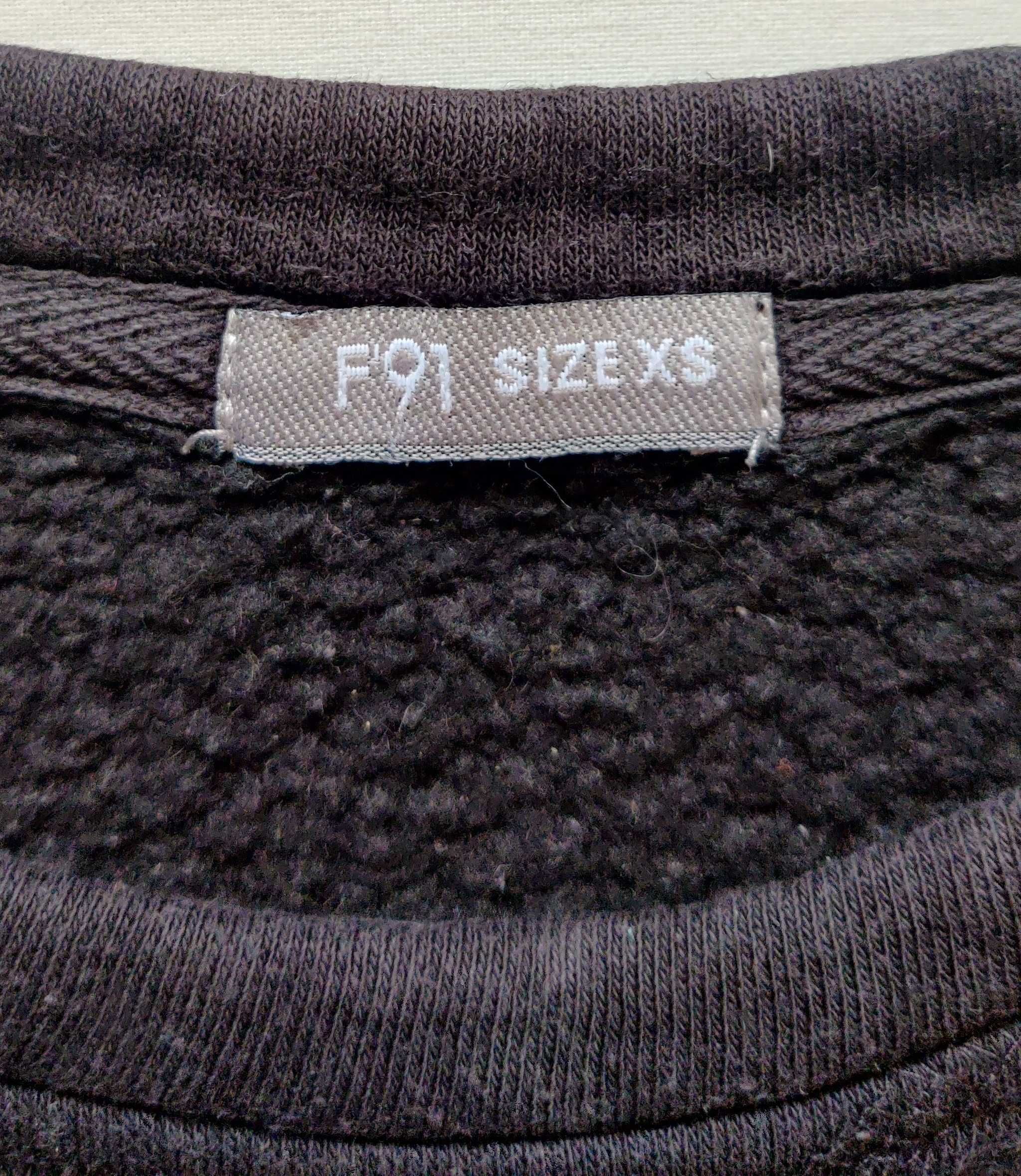 Пуловер F'91 розмір XS