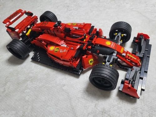 Klocki technic formuła F1 Ferrari SF90 1099 elementów