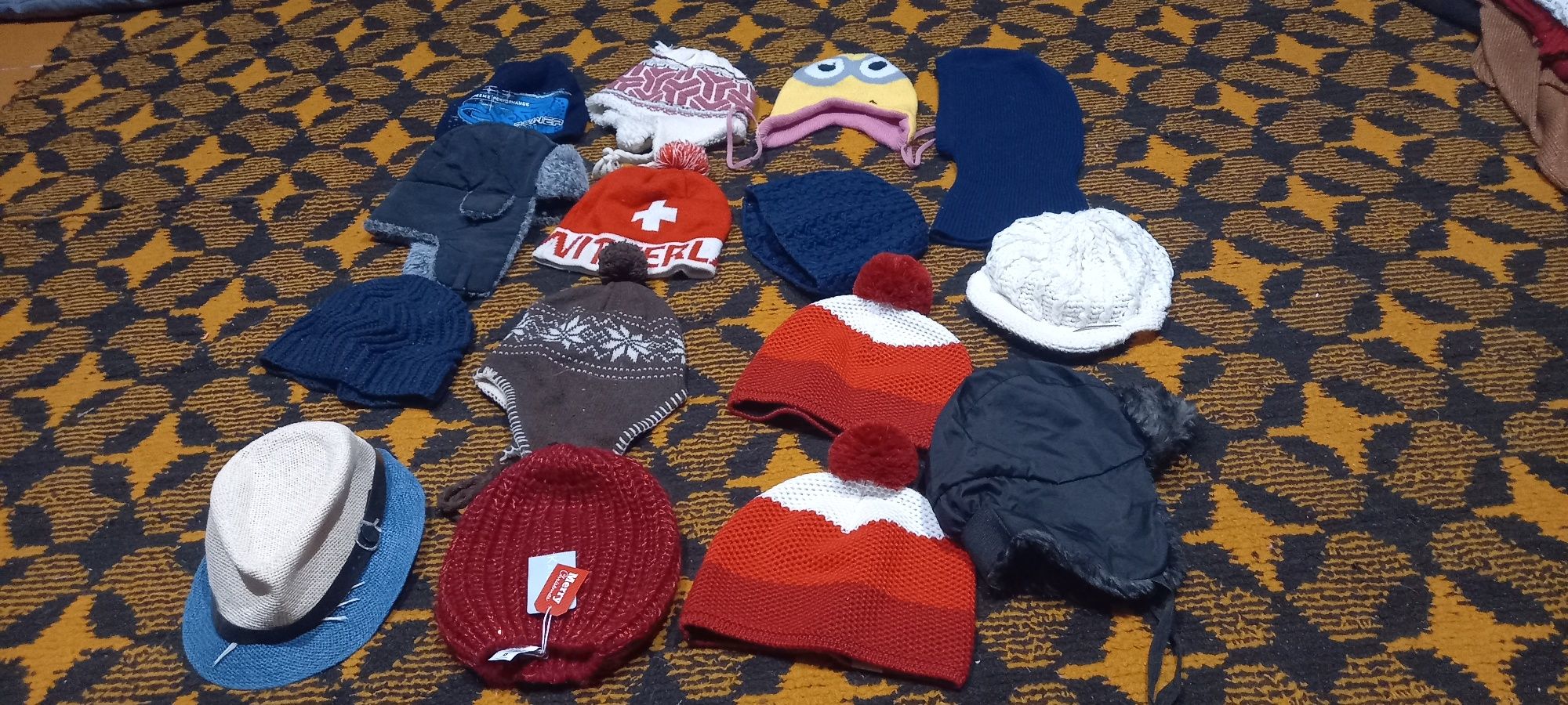 Дитячі шапки,нові і вживані