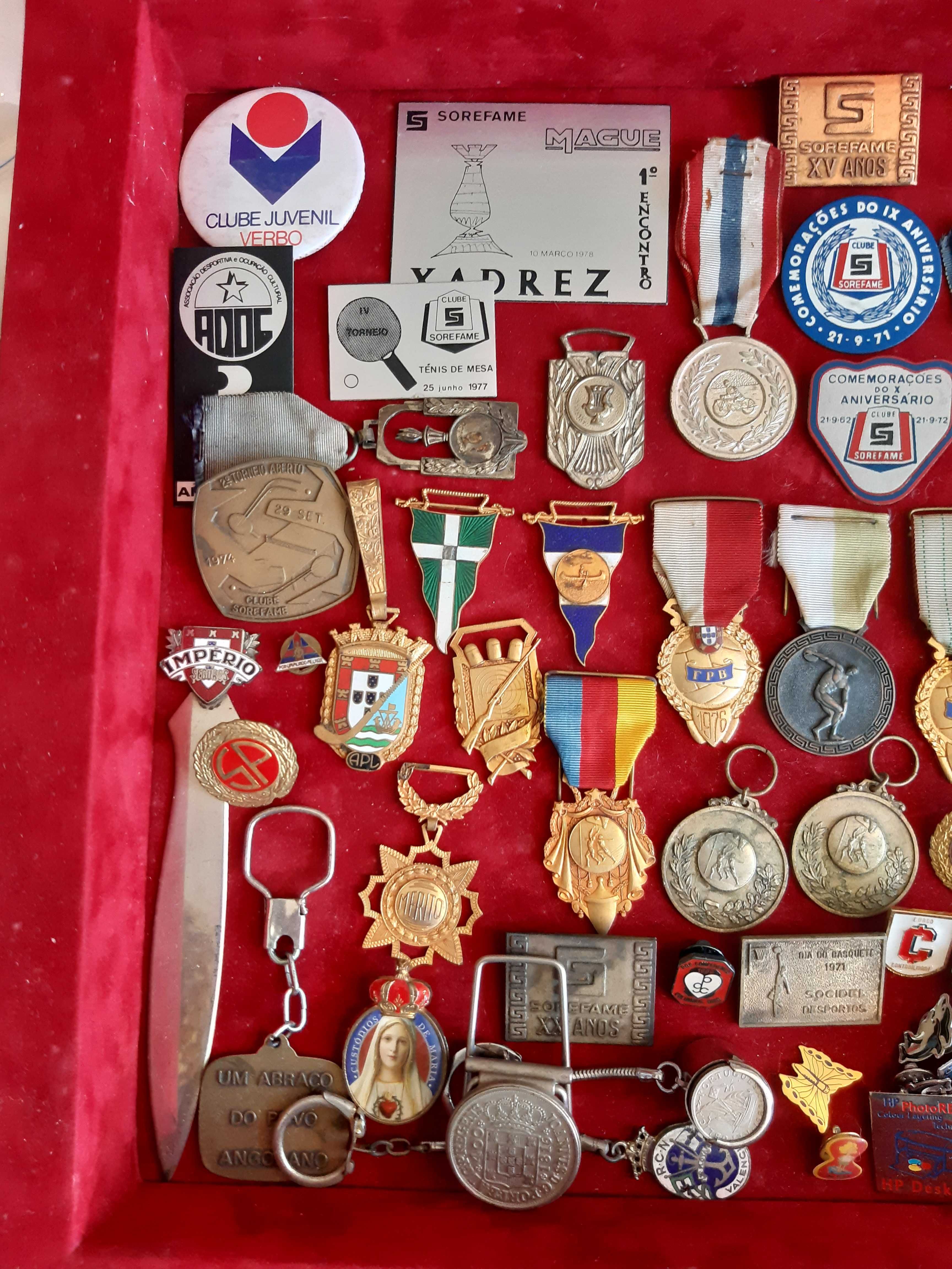 Pins, Alfinetes, Crachás, Medalhas