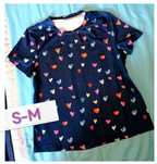 T-shirt "Corações" - Tamanho S-M (Nova)