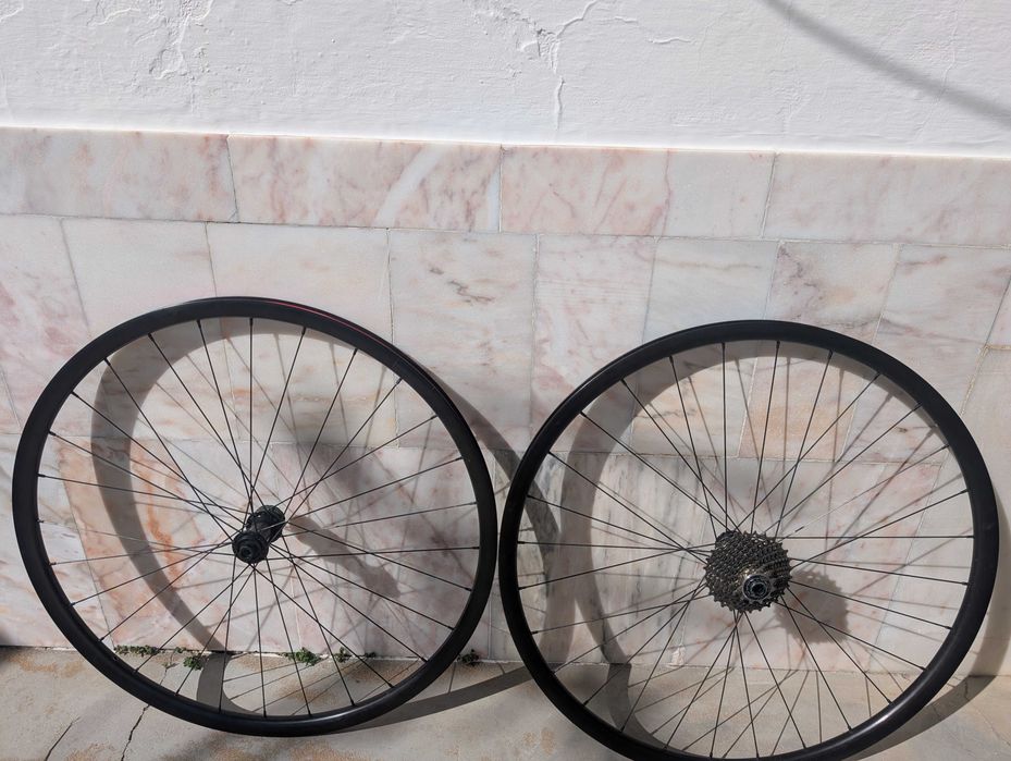 Rodas Orbea com cubos Shimano