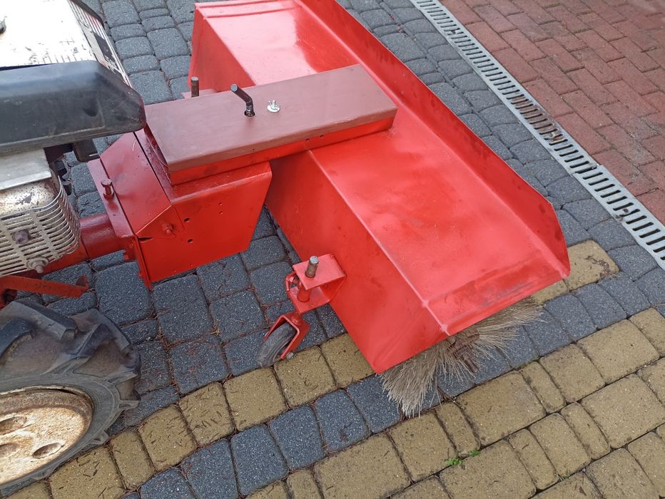 Zamiatarka Gutbrod, Terra vari