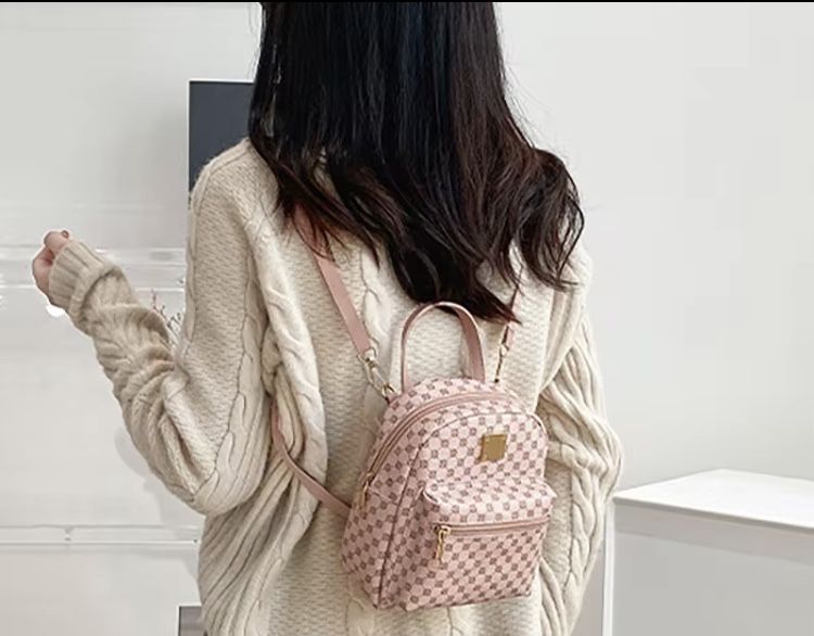 Swietny NOWY plecaczek damski