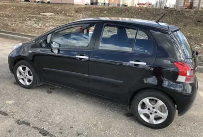 Ветровики вставные Toyota Yaris 2006-2011 новые моделные Heko Team 4шт