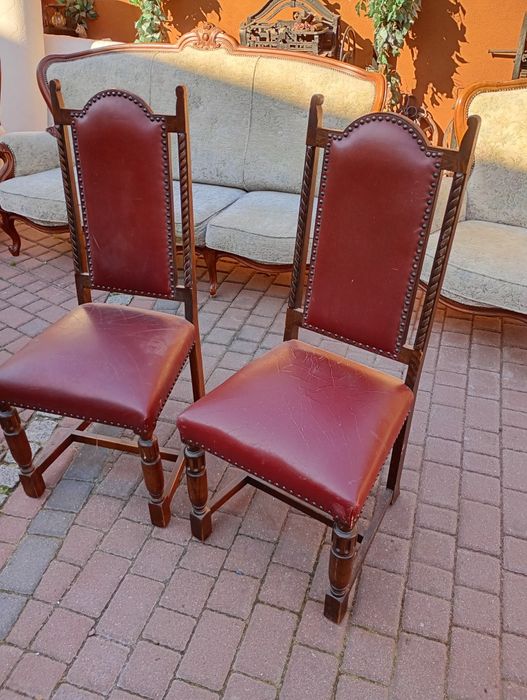 Krzesła stylowe tapicerowane