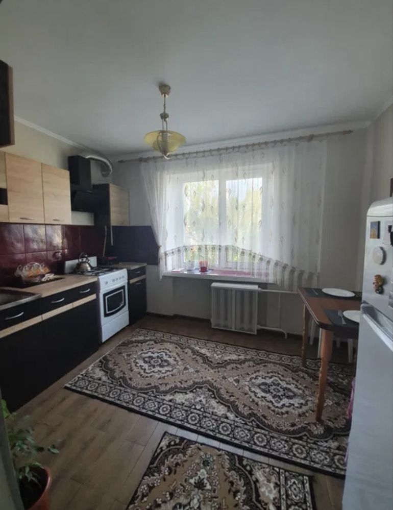 Квартира подобово/погодинно  на Вишенці(600 річчя)