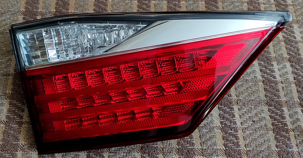 Продаются задние фонари на Lexus ES 2013-2015 года.