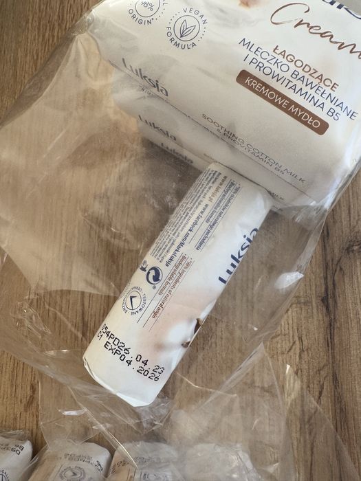 Mydło w kostce Luksja Creamy kremowe, łagodzące, bawełniane B5