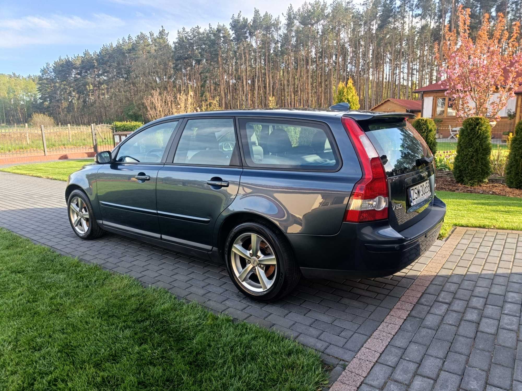 Volvo v50 2.0D manual oryginalny lakier