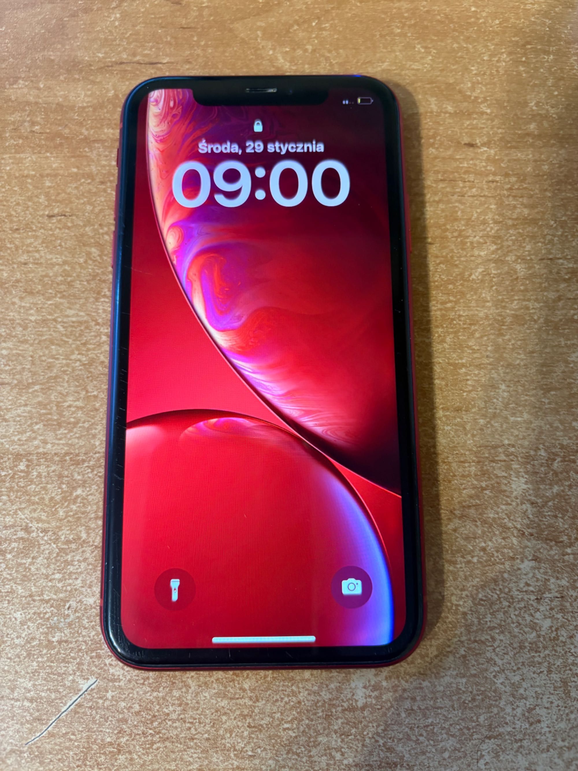 iPhone XR :gratis słuchawki nowe i etiu