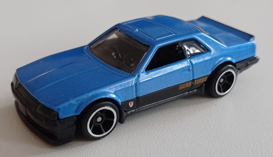 Hot Wheels '82 Nissan Skyline R30