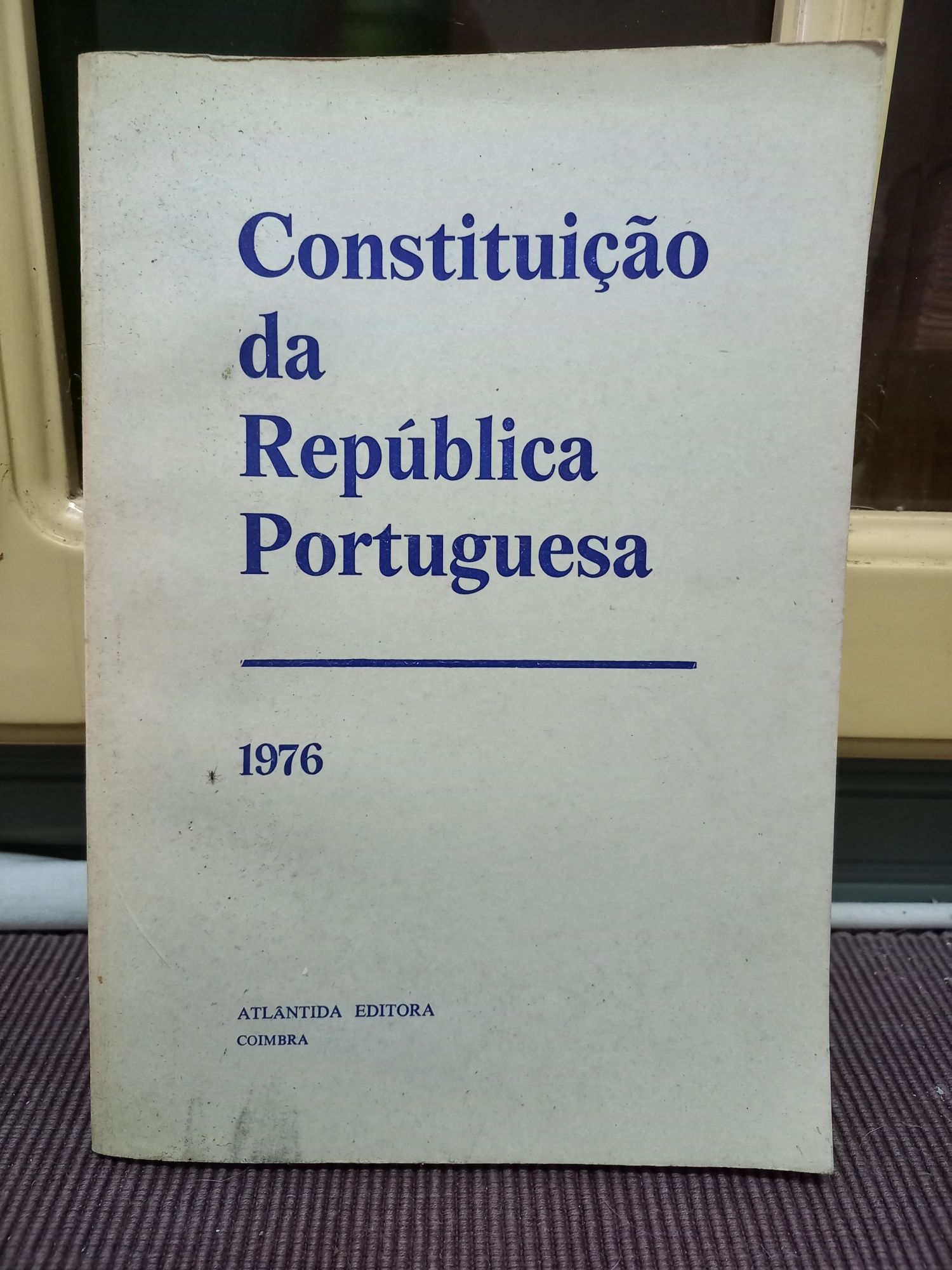 Livro da constituição da República Portuguesa. PORTES GRÁTIS