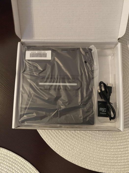 Nagrywarka CD/DVD z napędem Blu-ray.