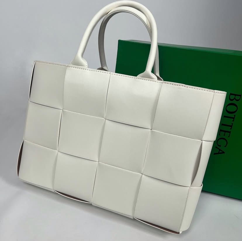 Сумка Bottega Veneta misbhv jw pei twinset Iv klein coach чорна біла