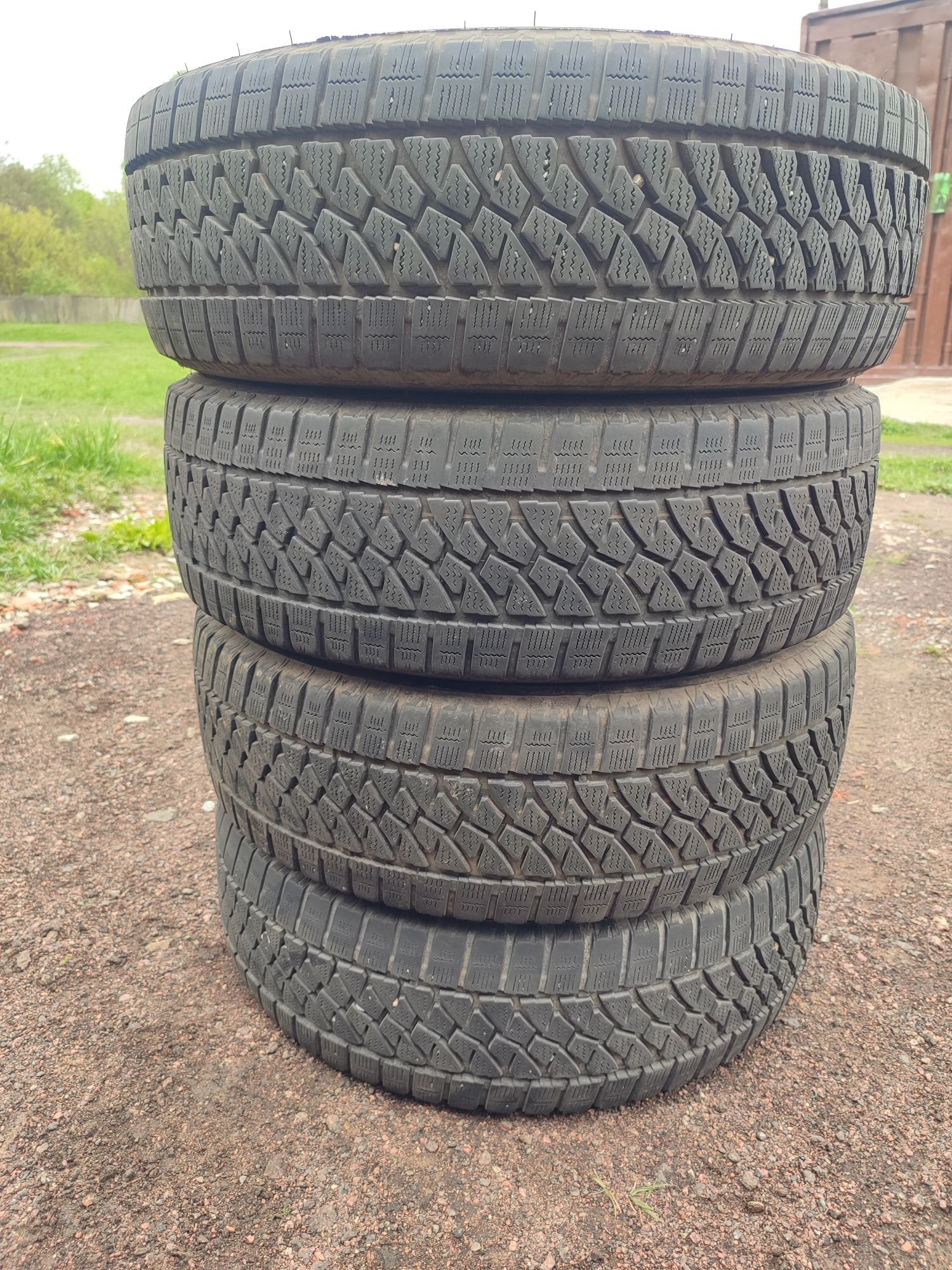 Шини R 16 225/65 C Bridgestone 2023 рік