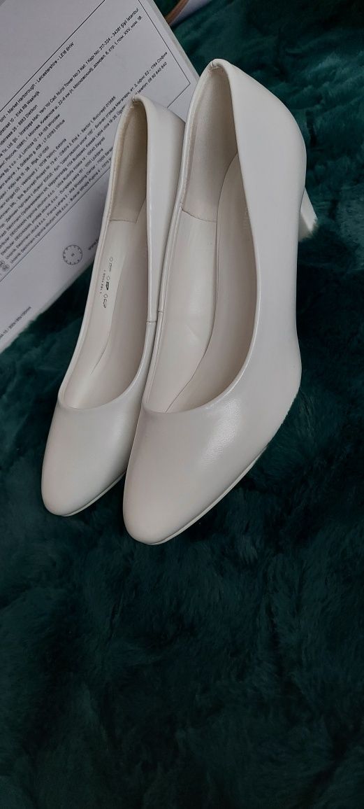 Buty ślubne 39 białe