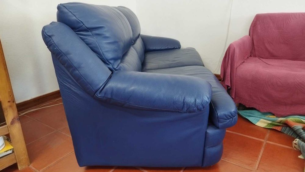 Sofá-cama em pele genuína - 3 lugares