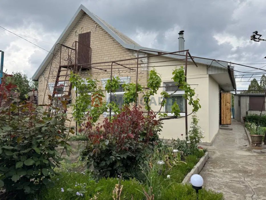 Продам будинок з якісним ремонтом, Комунарський район