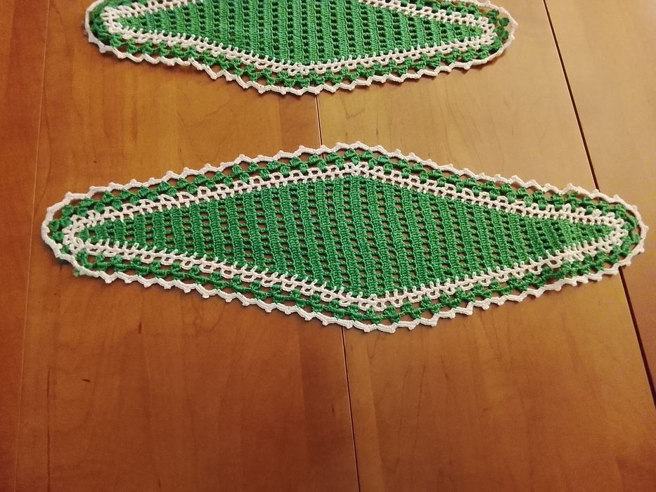 Conjunto de três naperons em crochê feitos á mão