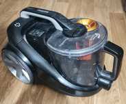 Продам пилосос  Philips FC8764