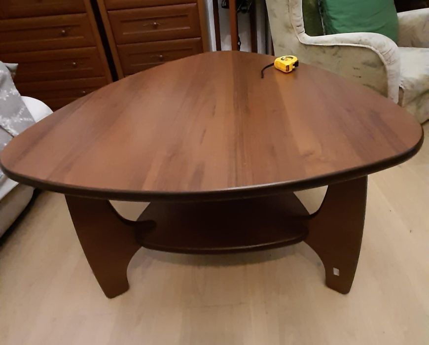 Trójkątny stolik kawowy