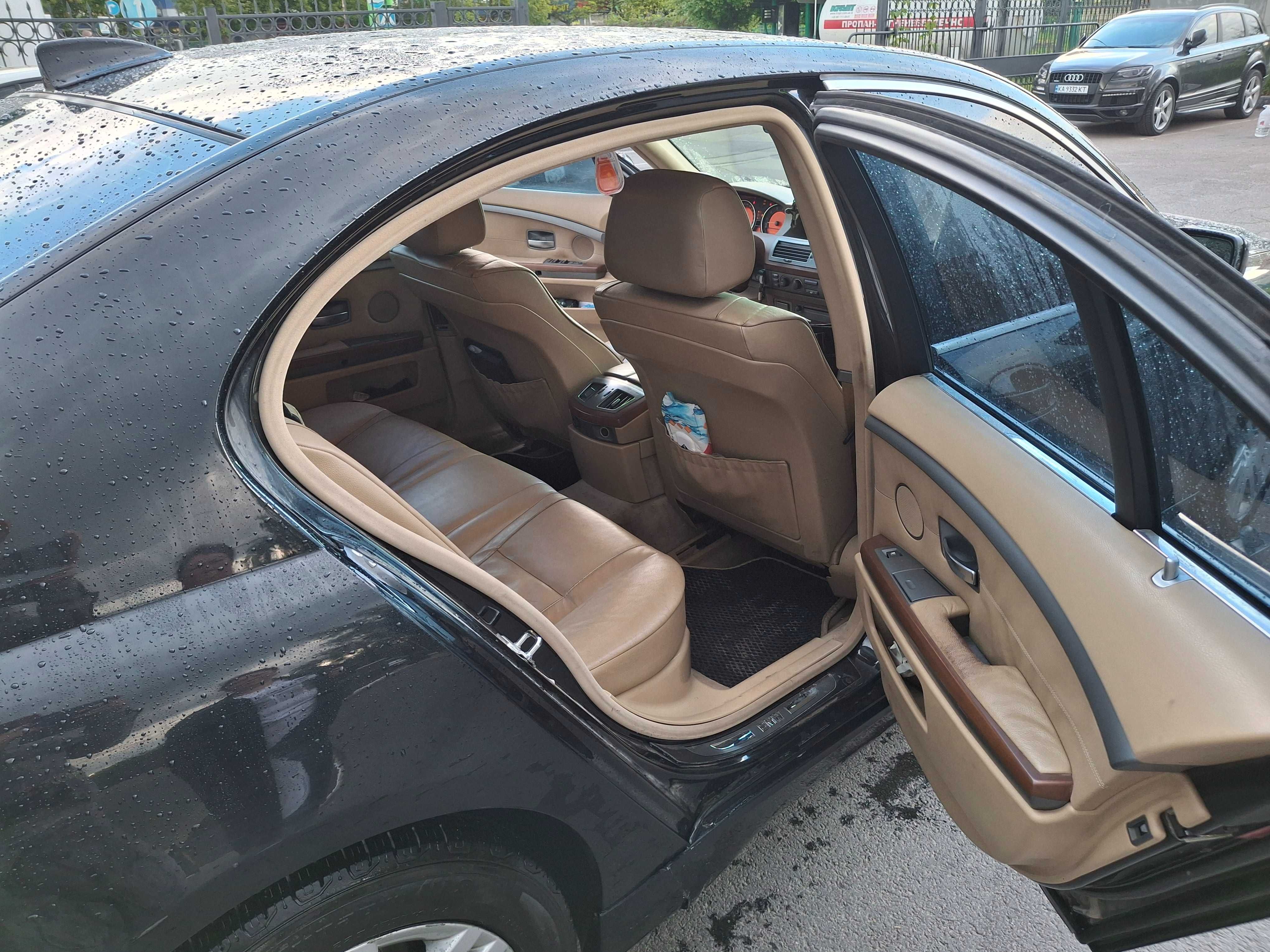 Автомобіль бмв е 65