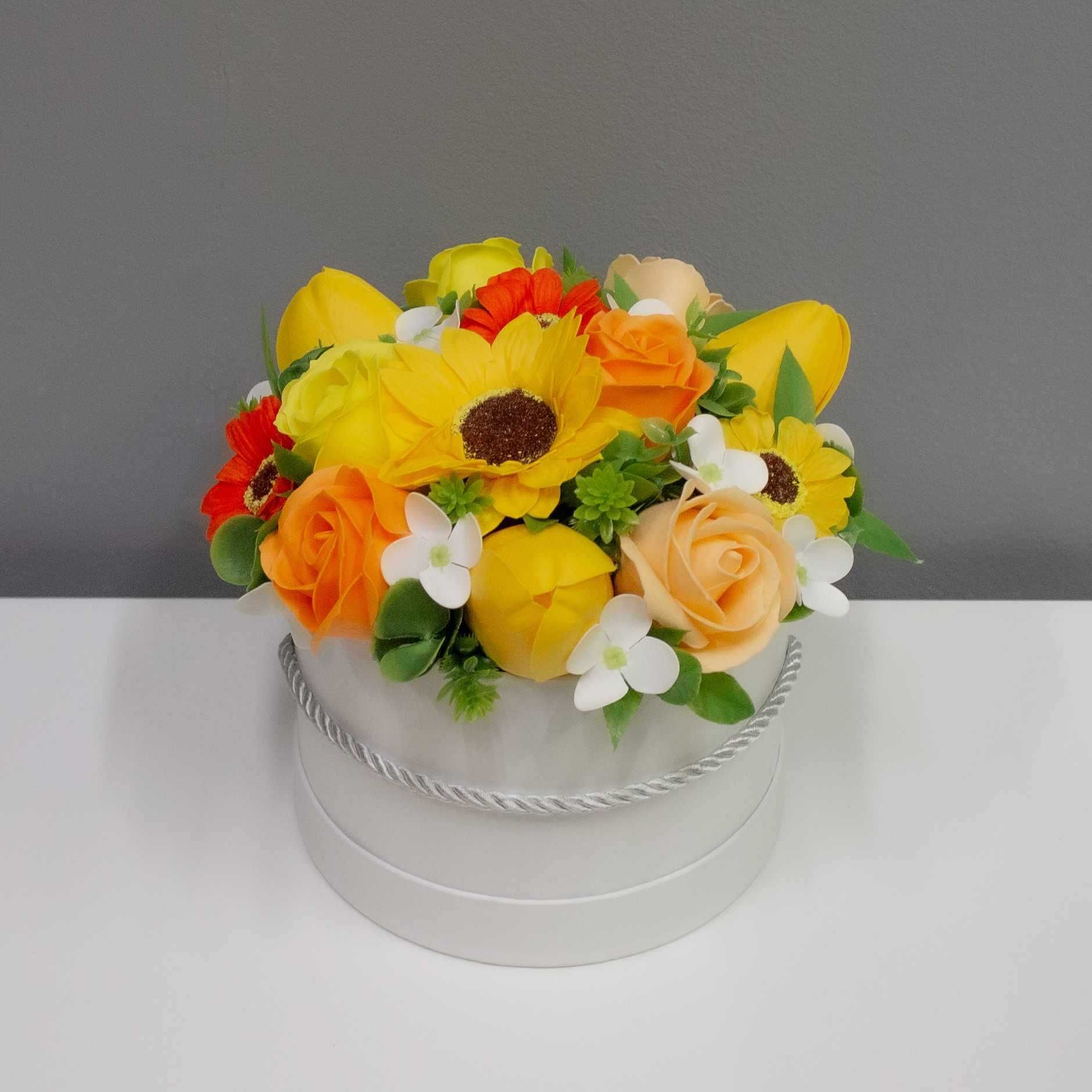 Flowerbox z kwiatów mydlanych XL - pomarańczowo - żółty