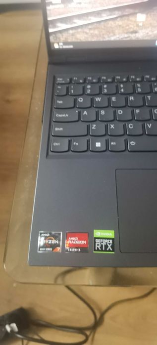 Laptop Lenovo 5 Pro